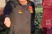 开元官方网站-关于马龙在比赛中受伤退赛，电竞国家队主帅表示担忧的信息